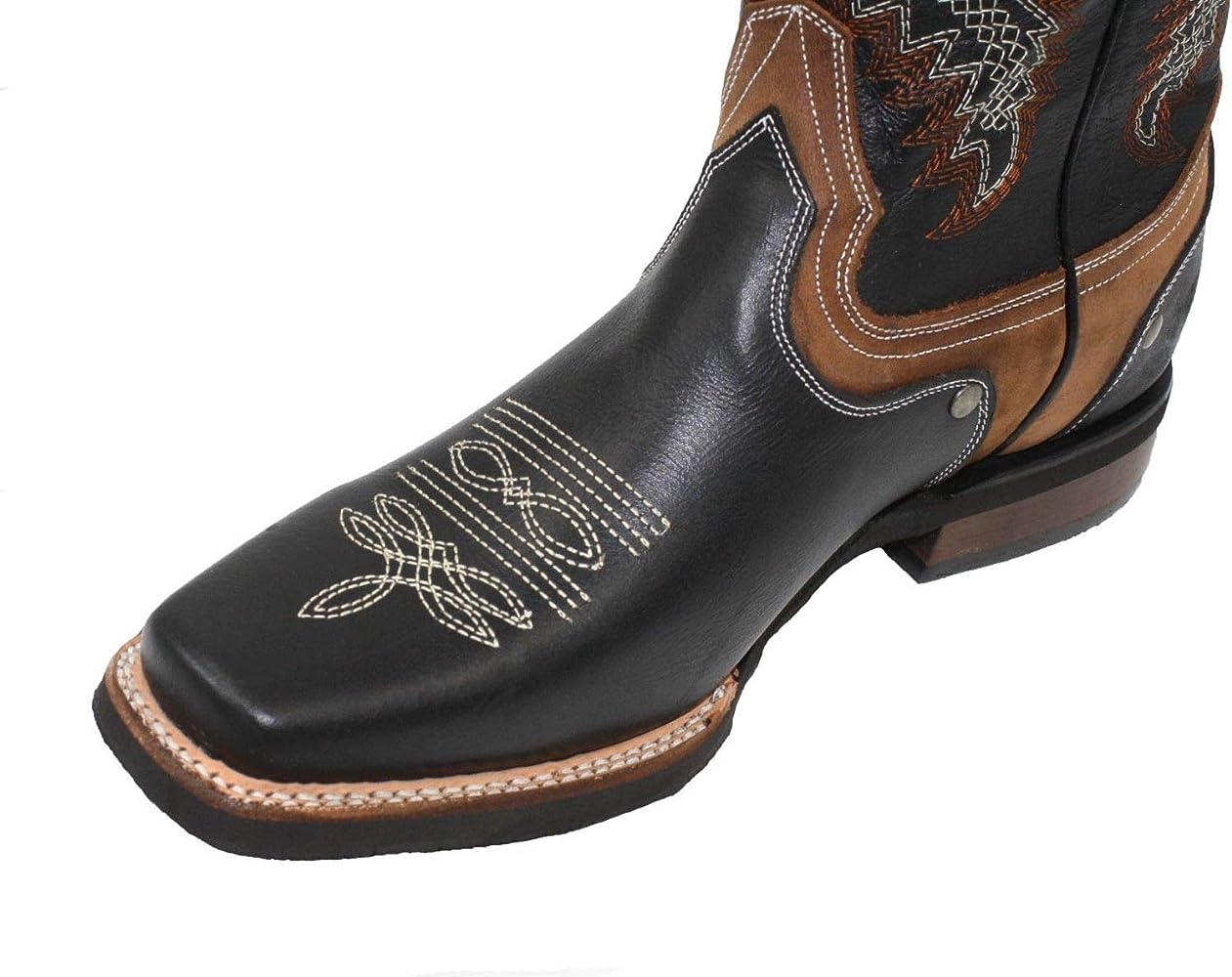 Las botas de rodeo son ideales para bailar country y lucir auténtico